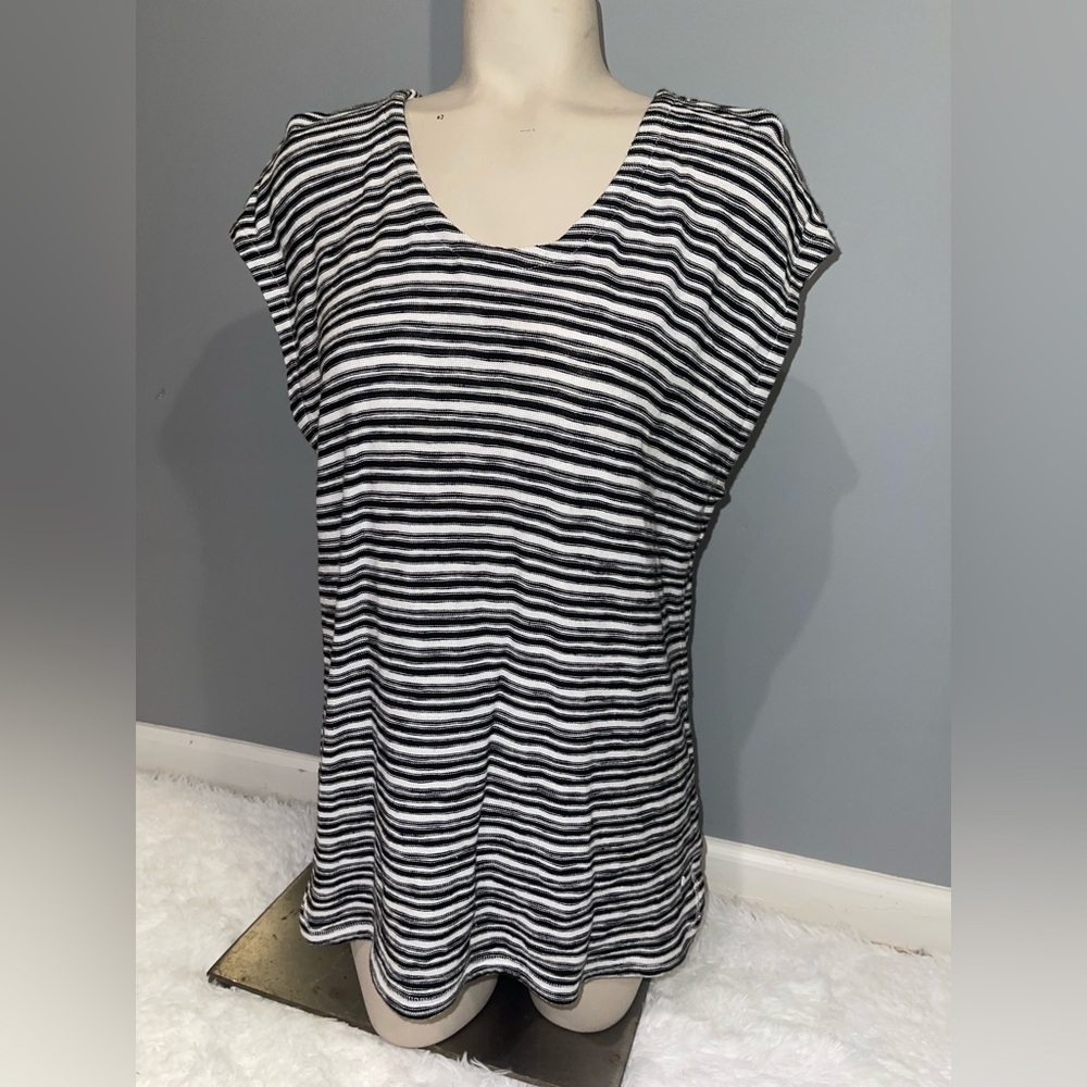 T by Talbots Black/White Stripe shirt blouse Top woman’s Sz Medium